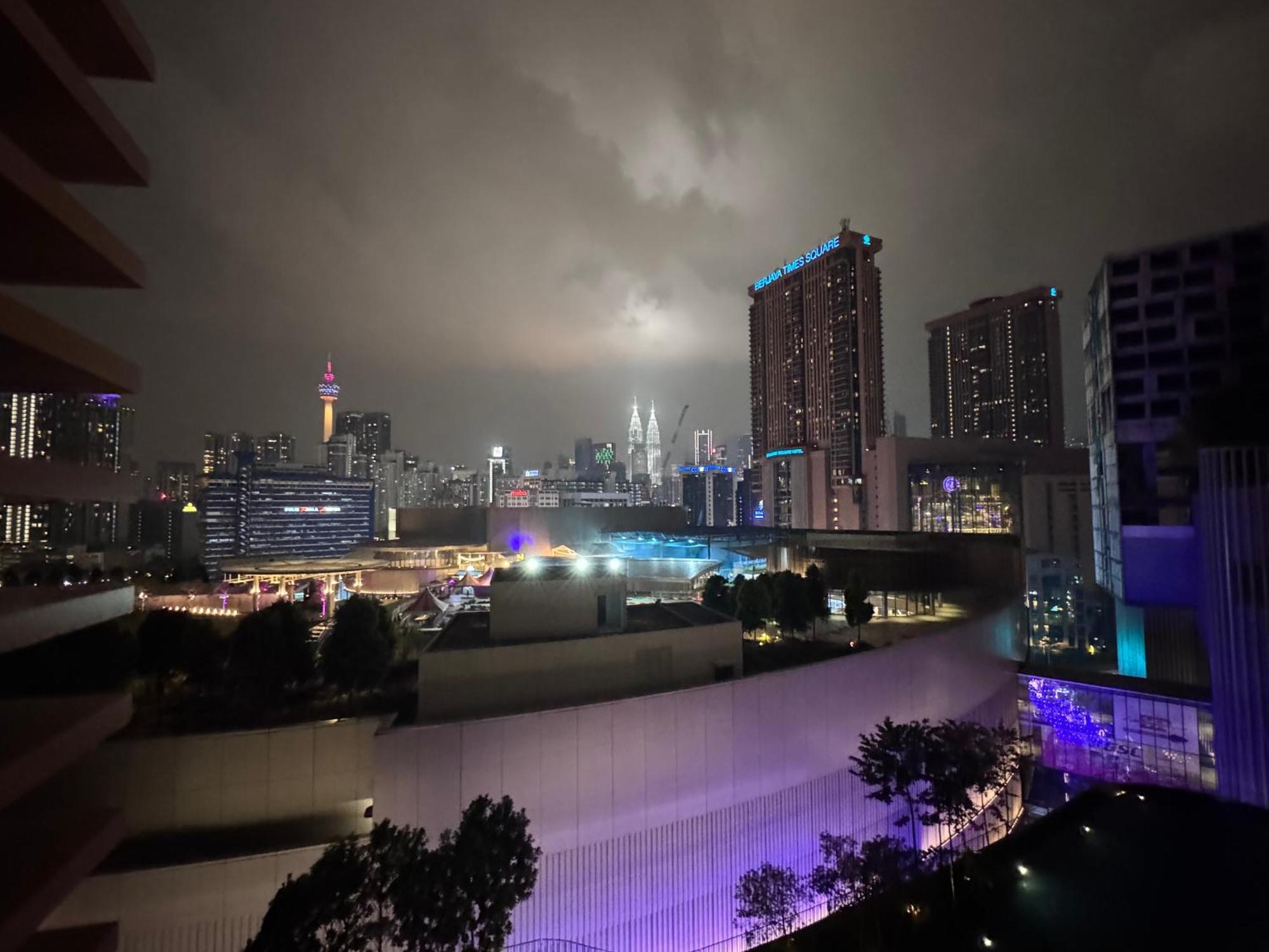 Infinity Pool Suite Bukit Bintang Lalaport Bbcc Kuala Lumpur Esterno foto